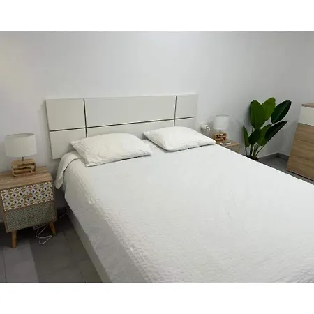 Mare 107 - One Bed 아데제